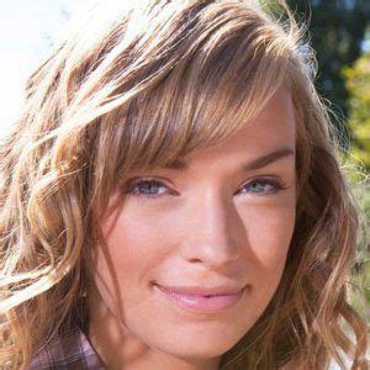 Britt Irvin Net Worth