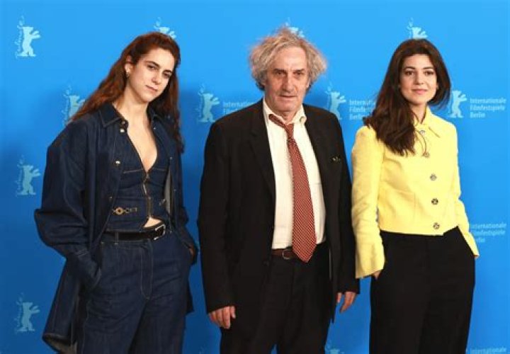 Esther Garrel Net Worth