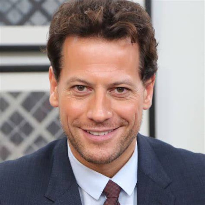 Ioan Gruffudd Age, Weight, Height, Measurements