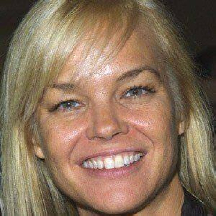 Julie McCullough Net Worth