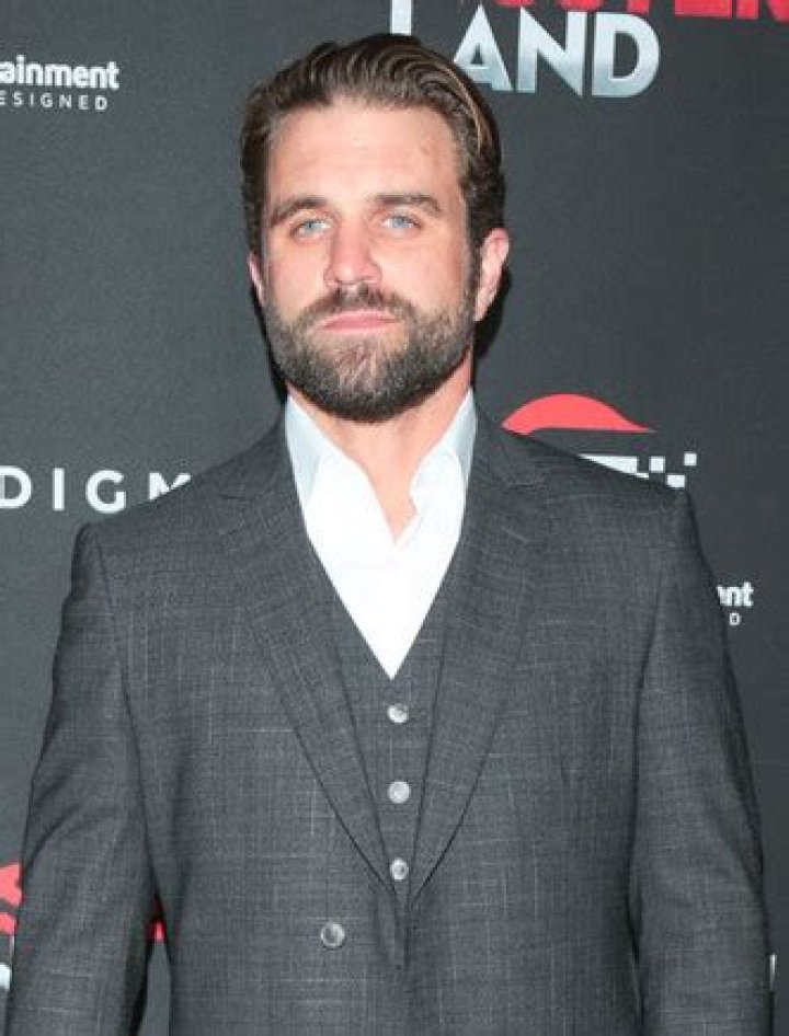 Milo Gibson Net Worth