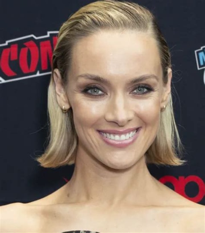 Rachel Skarsten Net Worth