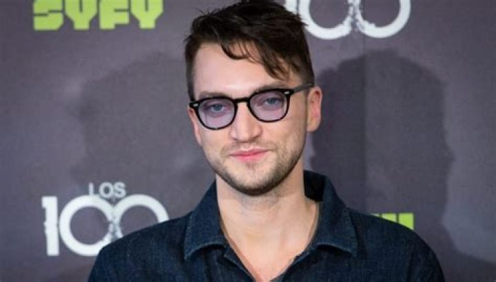 Richard Harmon Age, Weight, Height, Measurements