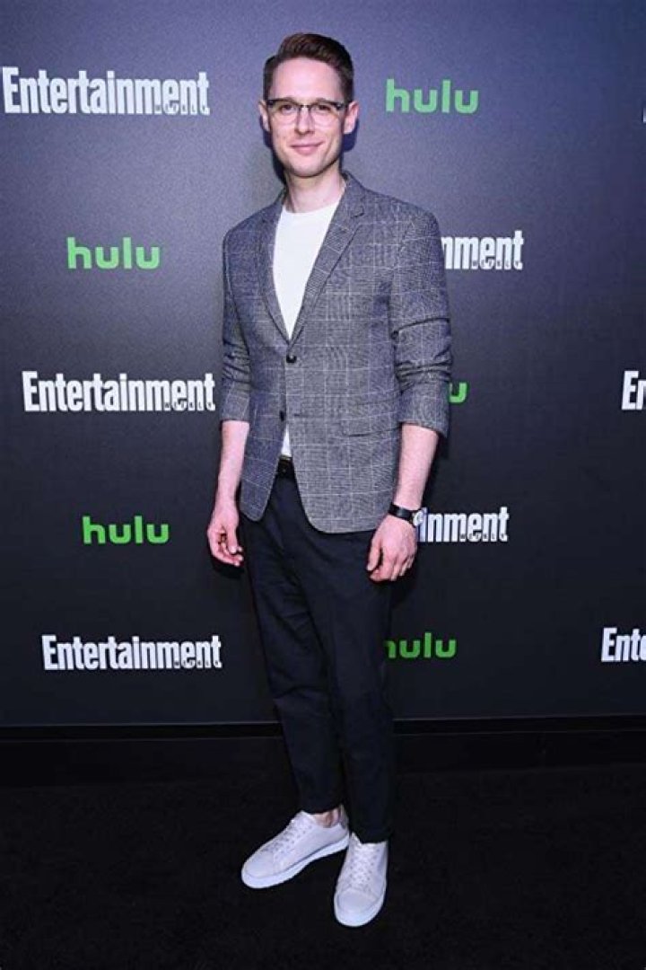 Samuel Barnett Net Worth