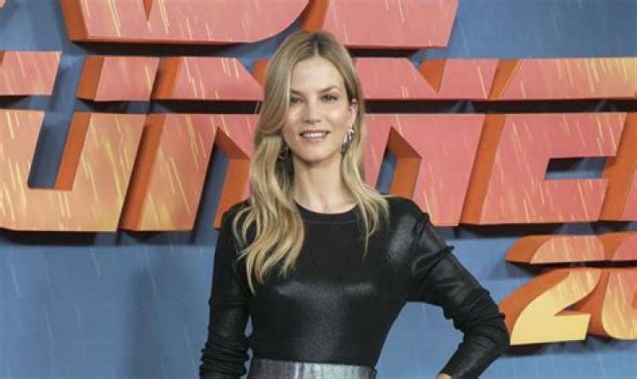 Sylvia Hoeks Net Worth
